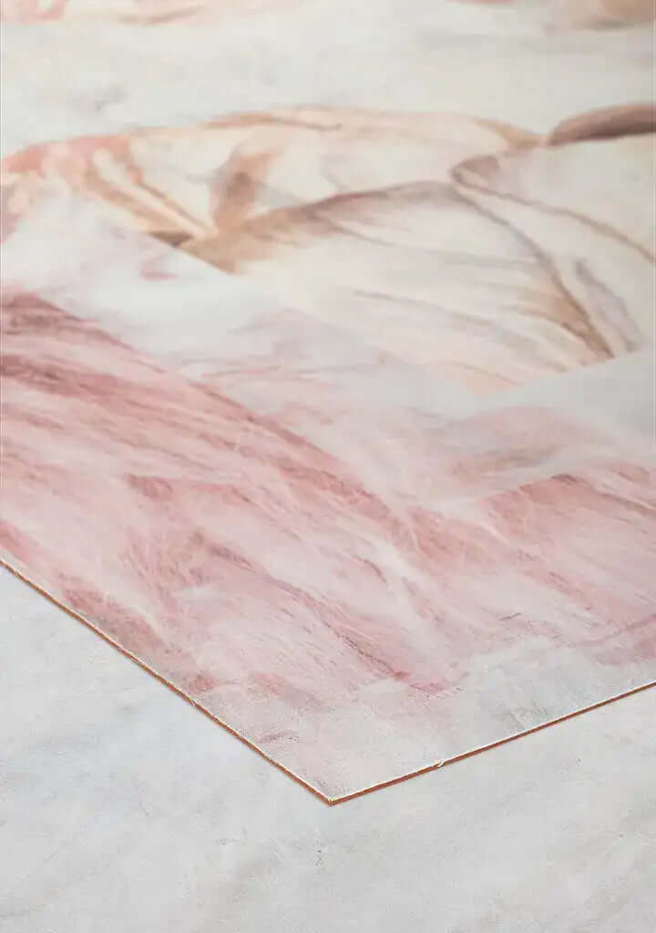 Tappeto Indoor Tulipano: dettaglio della trama in ciniglia di poliestere con design elegante e colori delicati.